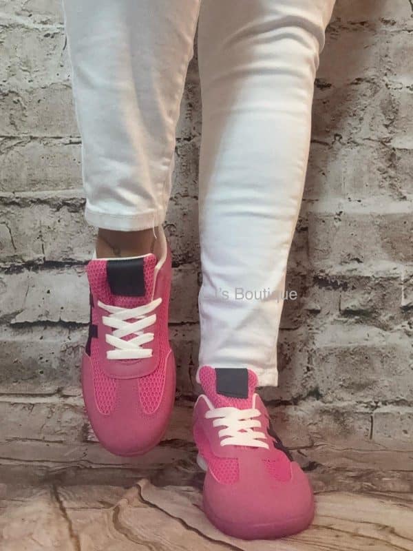 752  Pink and black trainers - Image 2